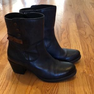 Women’s Clark’s Boots size 10M
